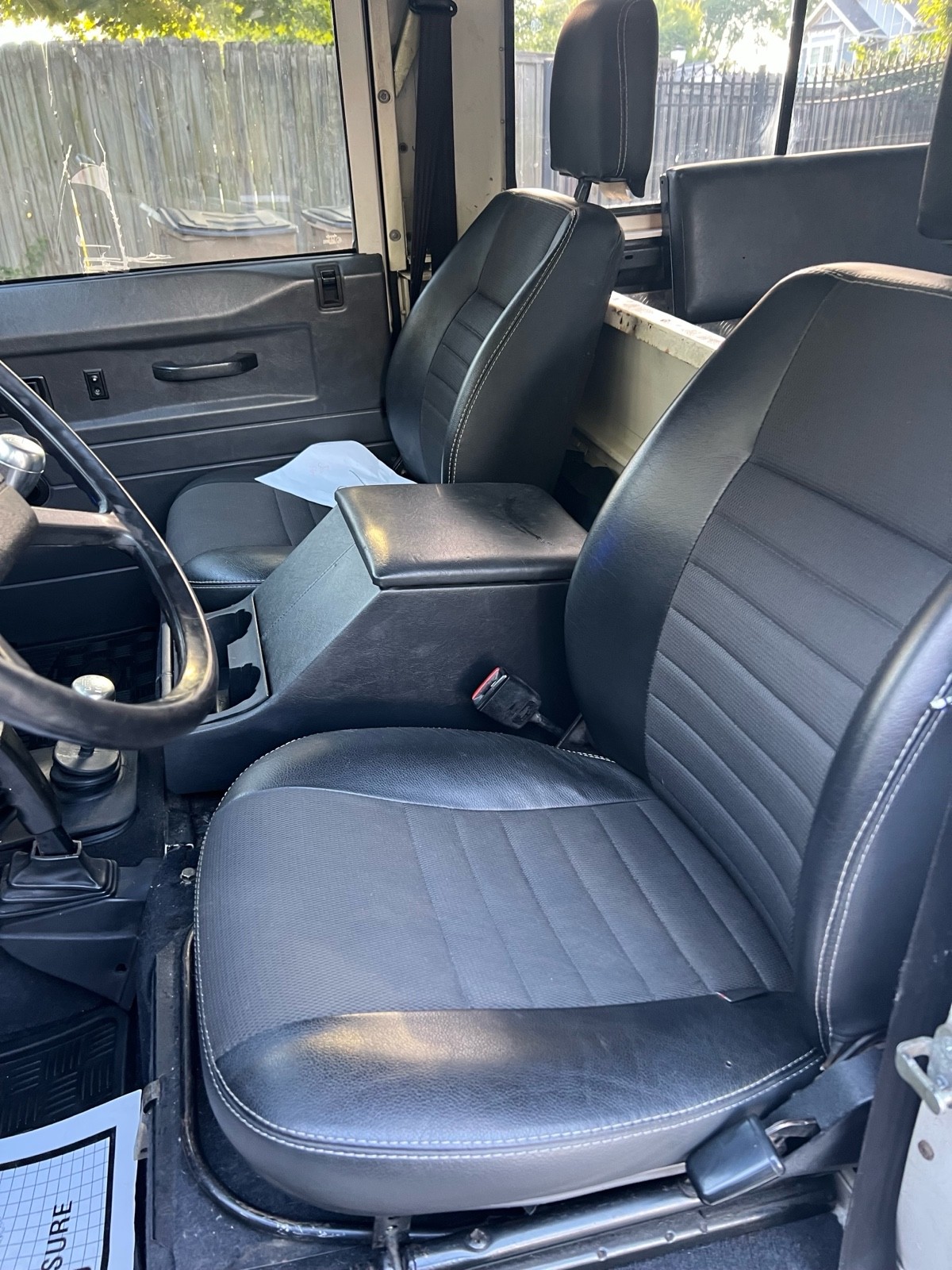 Land-Rover-Defender-1988-11