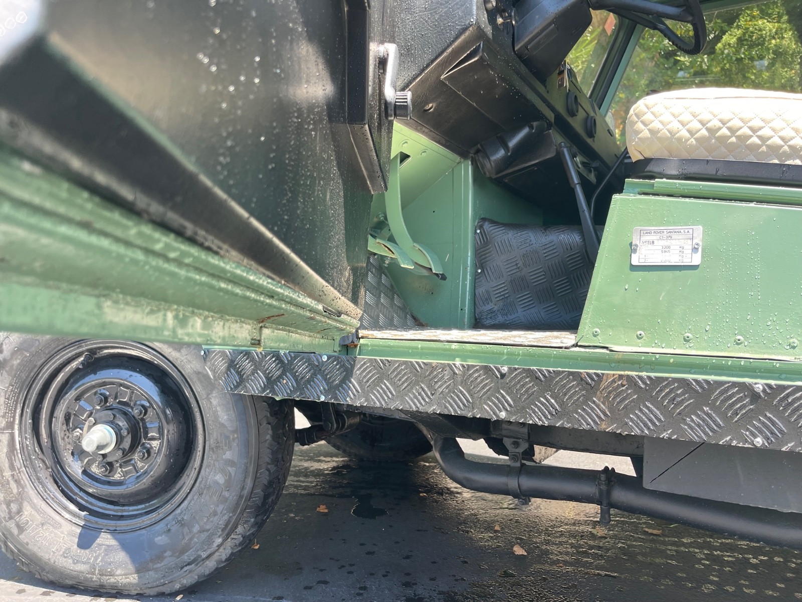 Land-Rover-Defender-1989-Pickup-Truck-14