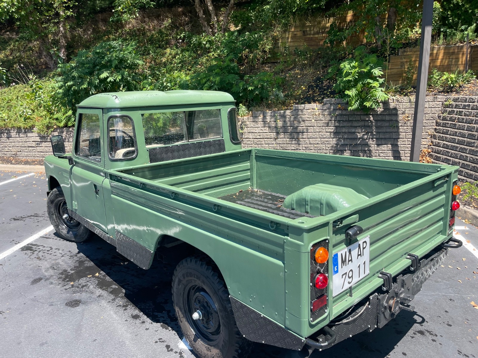 Land-Rover-Defender-1989-Pickup-Truck-9