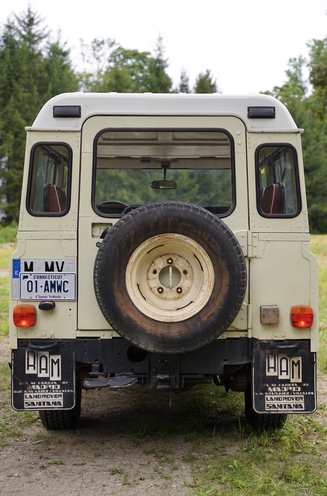 Land-Rover-Defender-1990-SUV-12