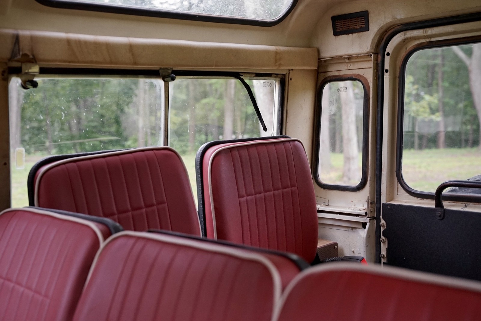 Land-Rover-Defender-1990-SUV-26
