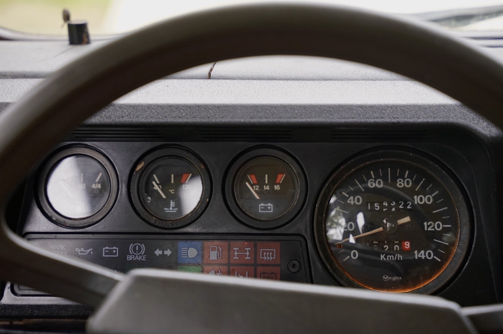 Land-Rover-Defender-1990-SUV-29