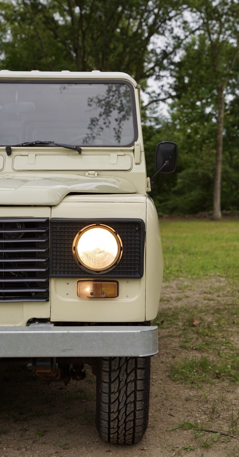 Land-Rover-Defender-1990-SUV-4