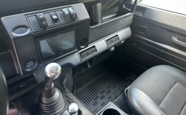 Land-Rover-Defender-1992-SUV-11