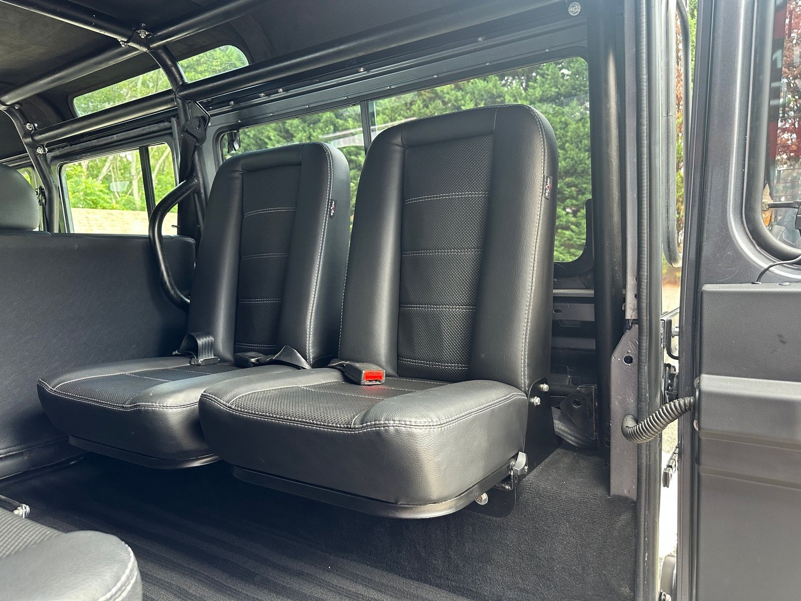 Land-Rover-Defender-1992-SUV-20