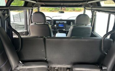Land-Rover-Defender-1992-SUV-24