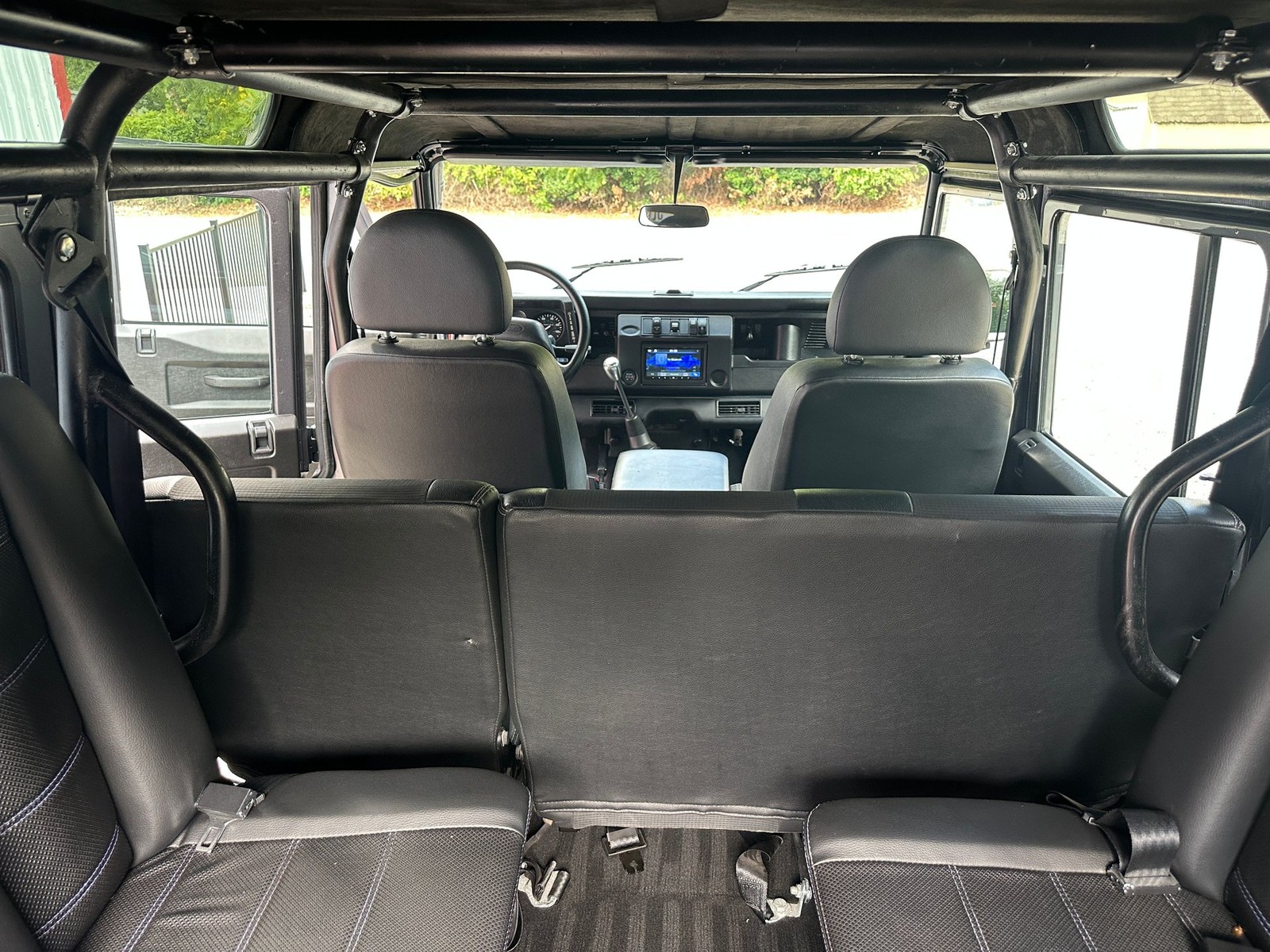 Land-Rover-Defender-1992-SUV-24