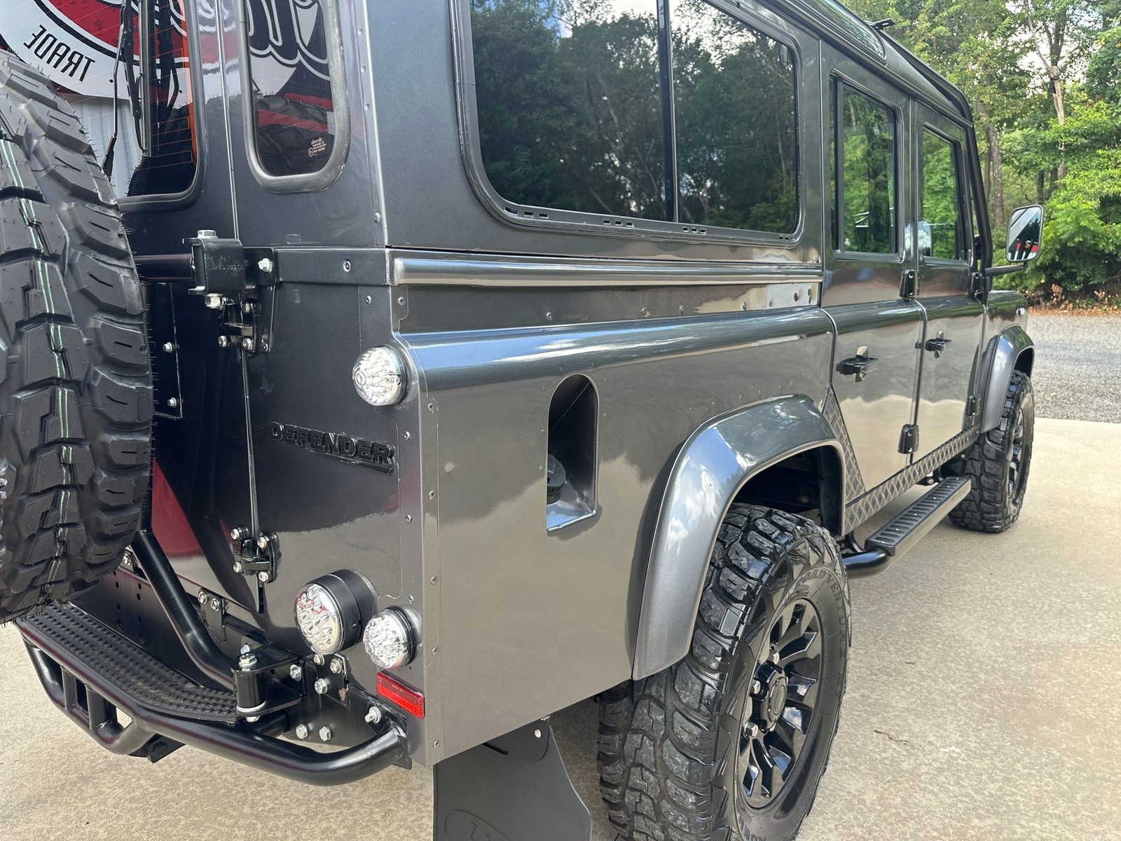 Land-Rover-Defender-1992-SUV-25