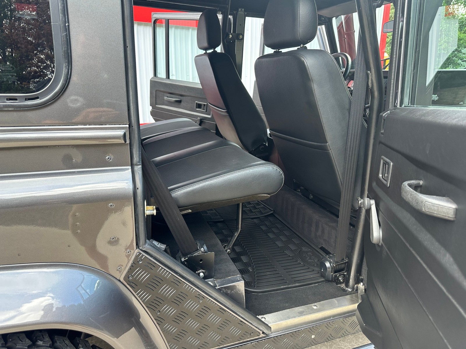 Land-Rover-Defender-1992-SUV-26