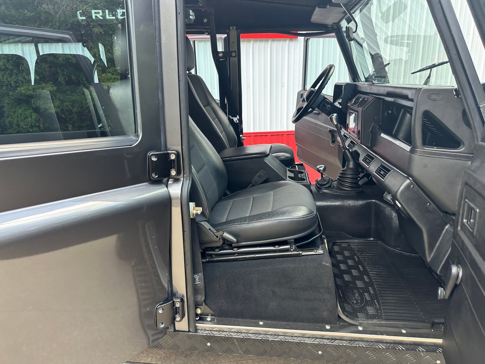 Land-Rover-Defender-1992-SUV-28