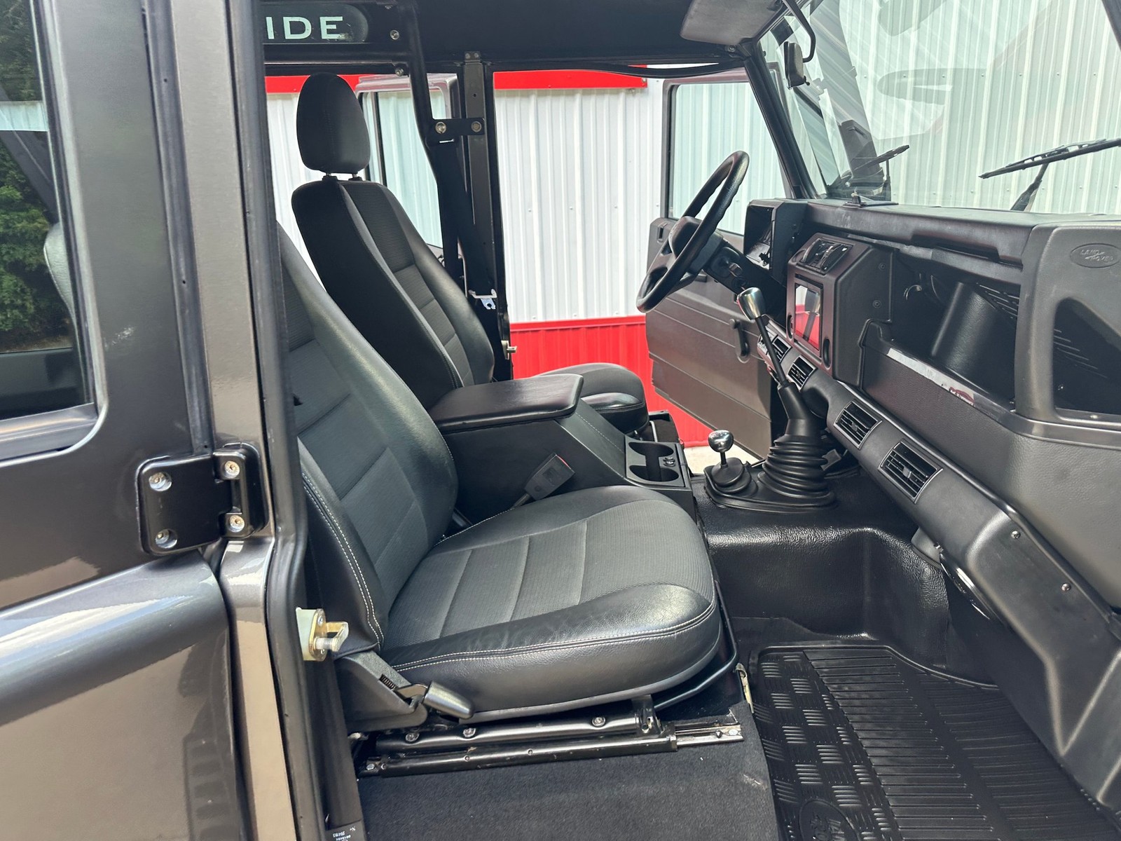 Land-Rover-Defender-1992-SUV-29