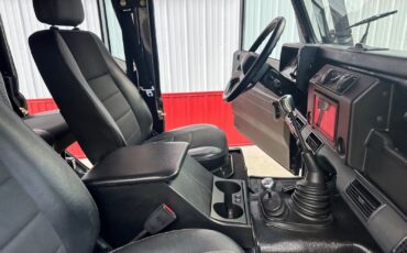 Land-Rover-Defender-1992-SUV-31