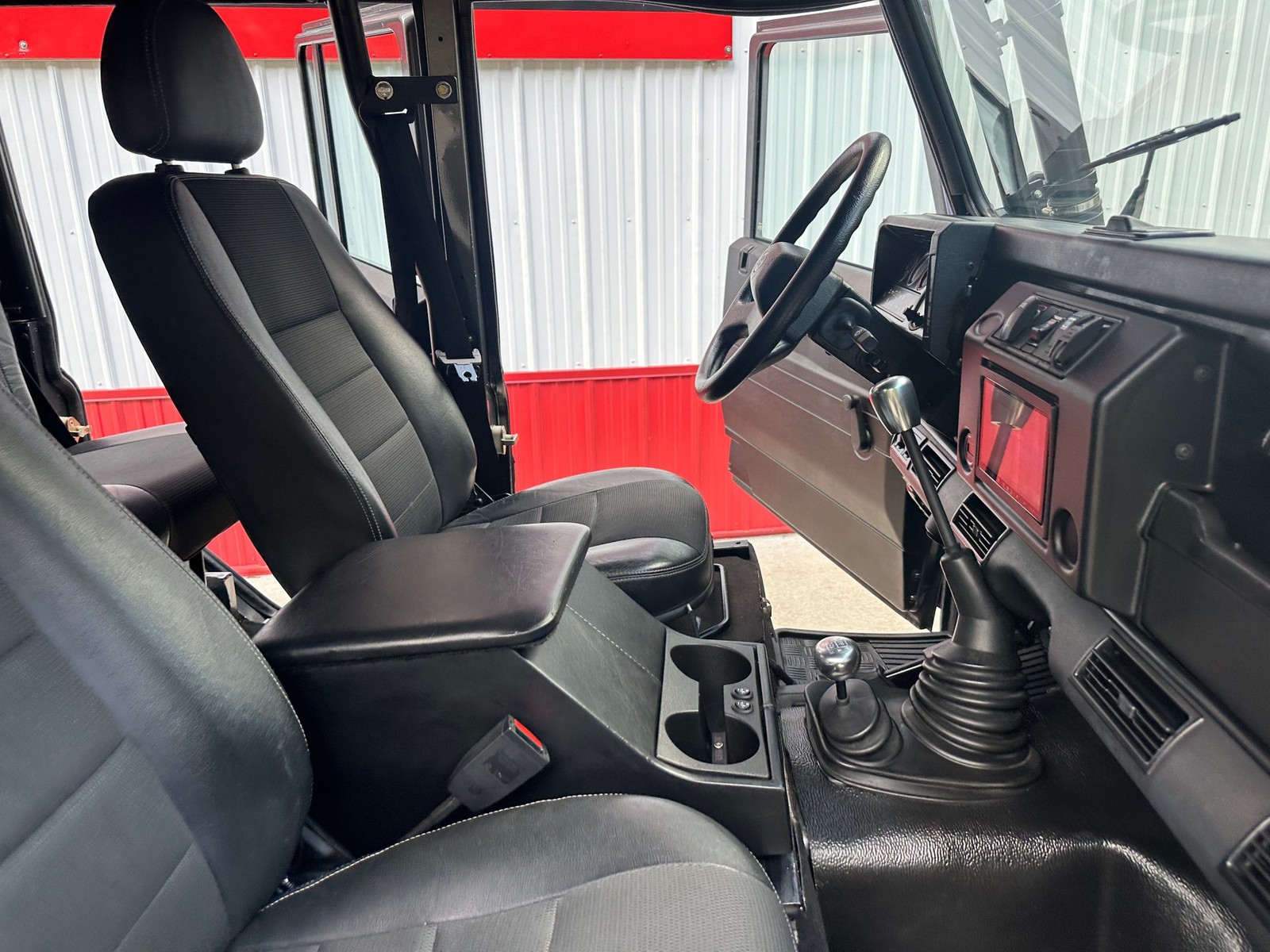 Land-Rover-Defender-1992-SUV-31
