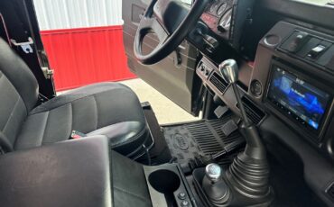 Land-Rover-Defender-1992-SUV-33
