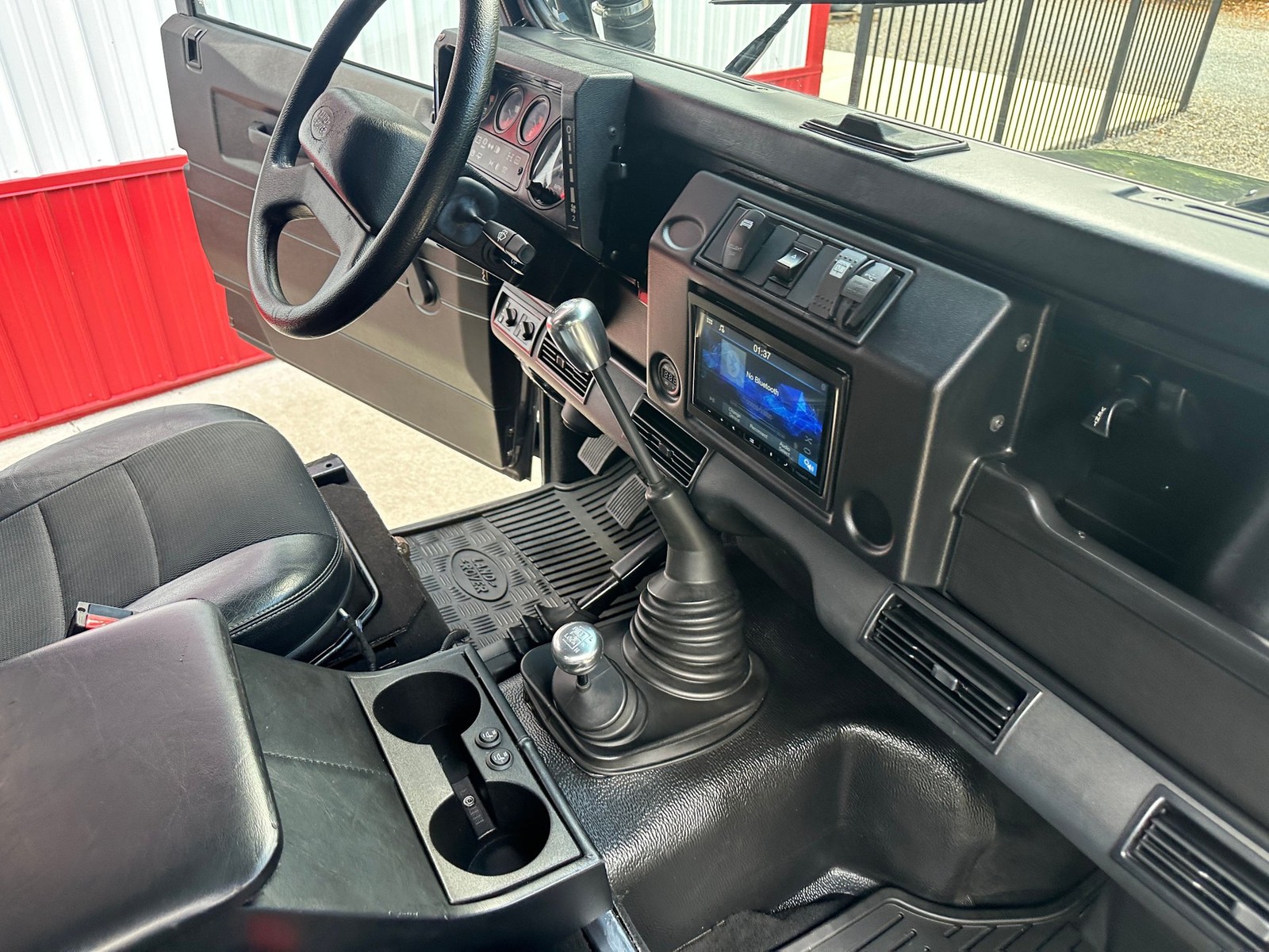 Land-Rover-Defender-1992-SUV-34