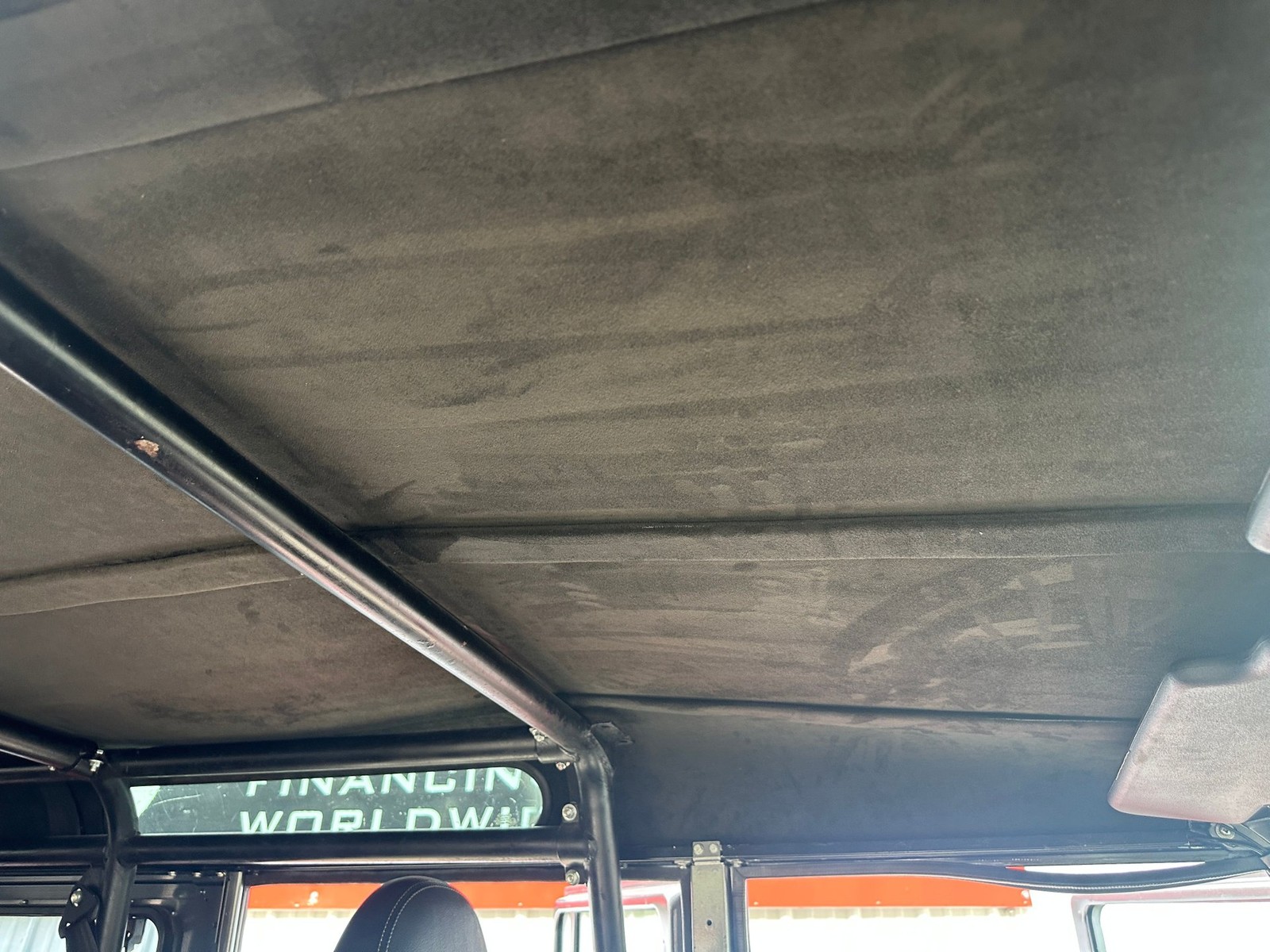 Land-Rover-Defender-1992-SUV-37