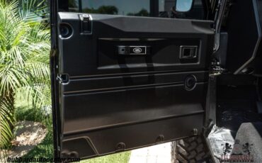 Land-Rover-Defender-1993-Pickup-Truck-10