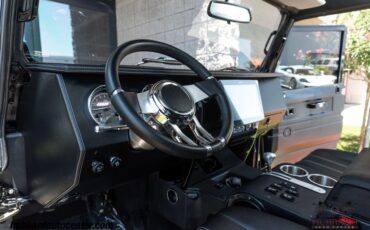 Land-Rover-Defender-1993-Pickup-Truck-11