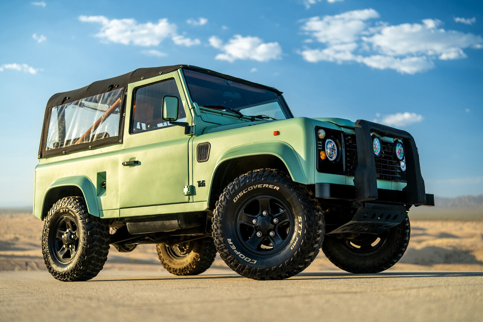 Land-Rover-Defender-1994-18