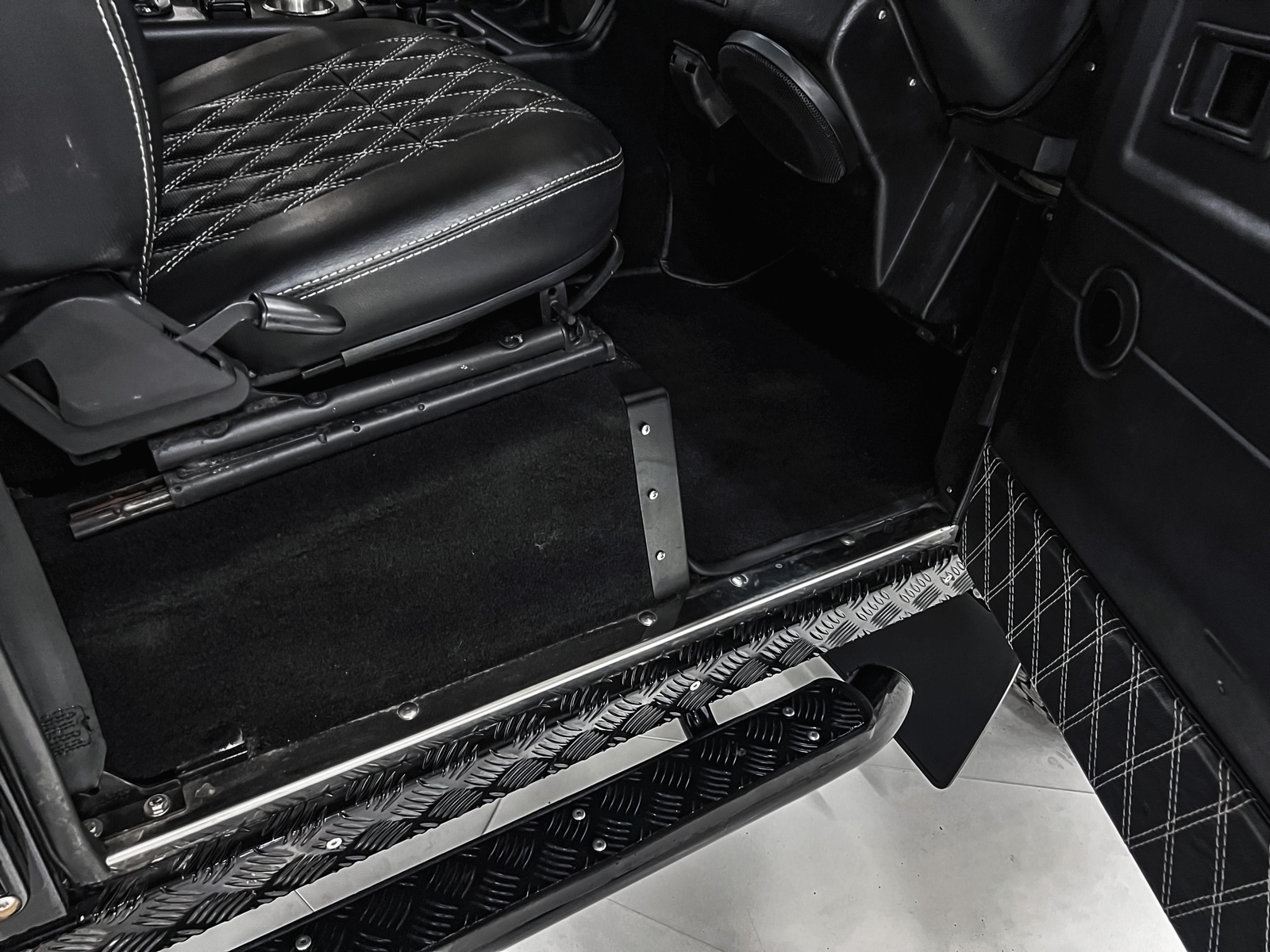 Land-Rover-Defender-1994-19