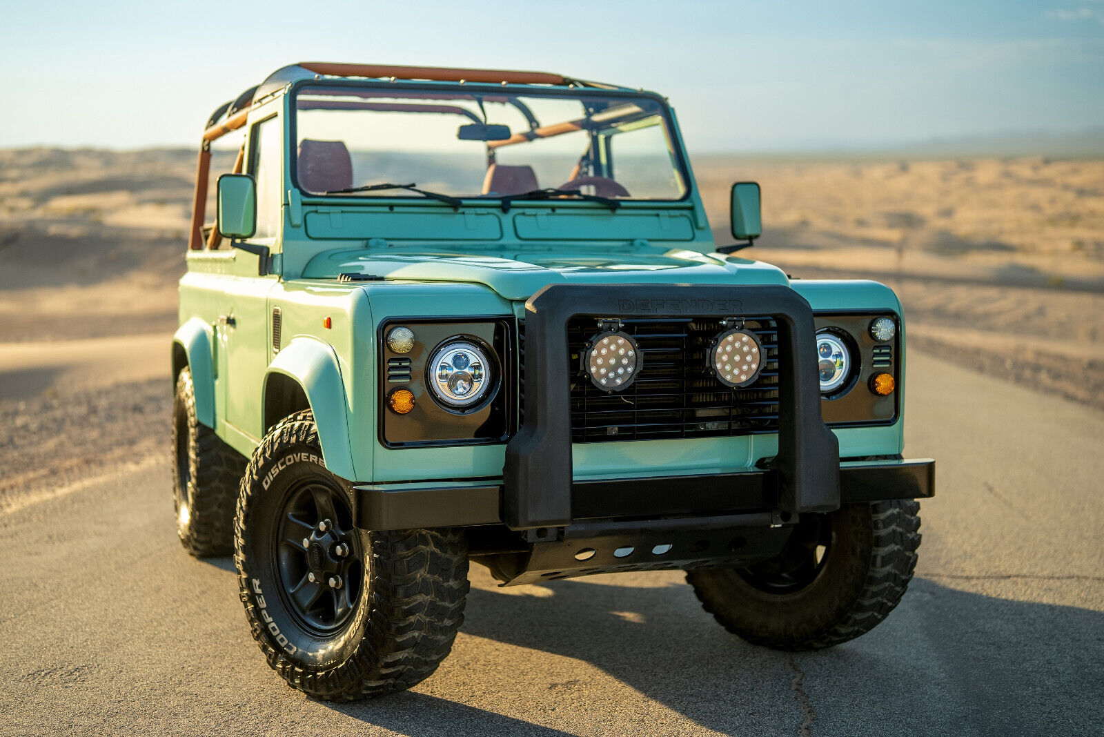 Land-Rover-Defender-1994-2