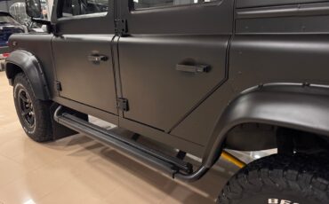 Land-Rover-Defender-1994-SUV-11