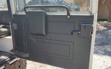 Land-Rover-Defender-1994-SUV-11