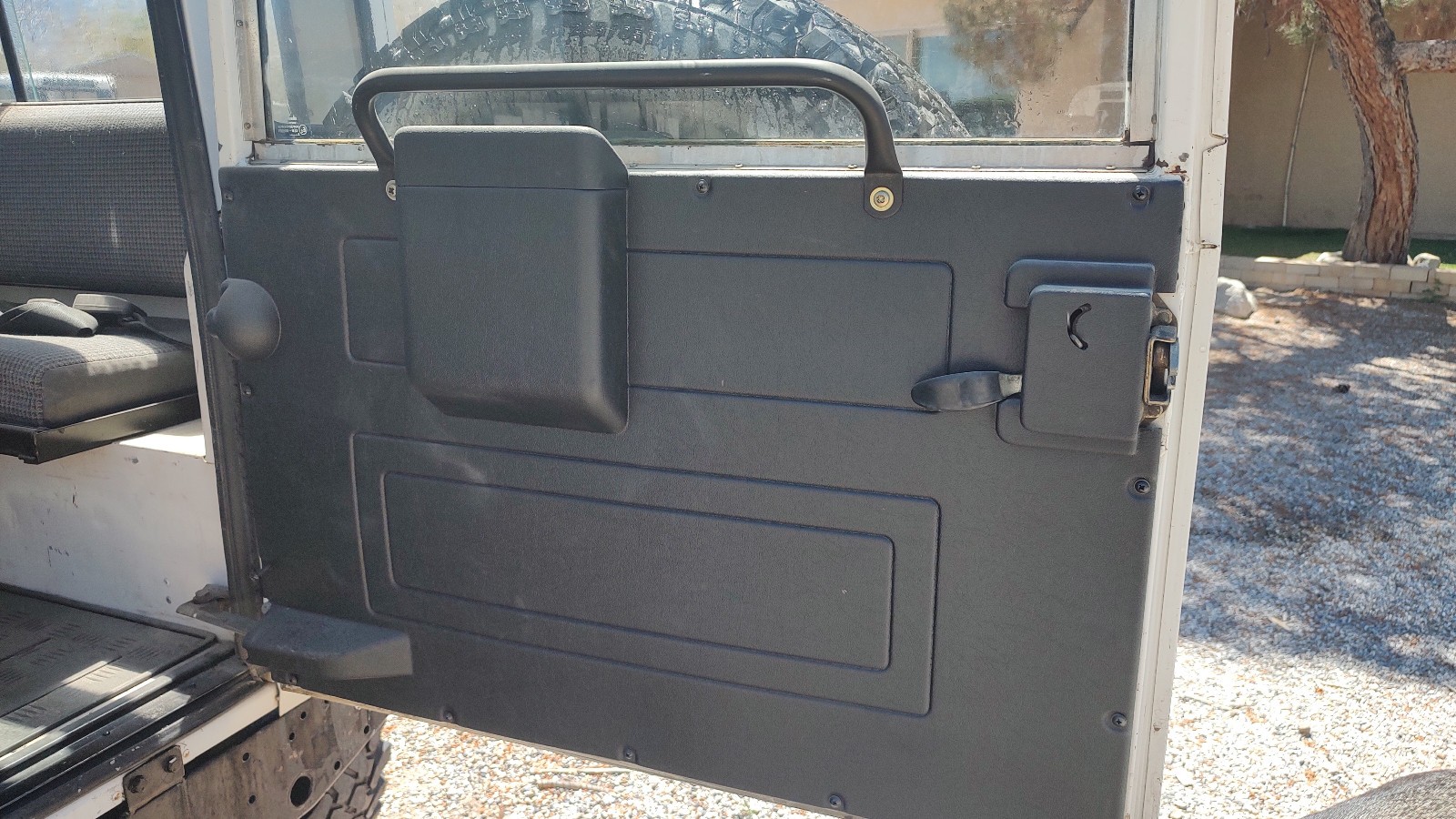 Land-Rover-Defender-1994-SUV-11