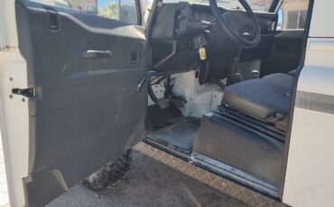 Land-Rover-Defender-1994-SUV-12