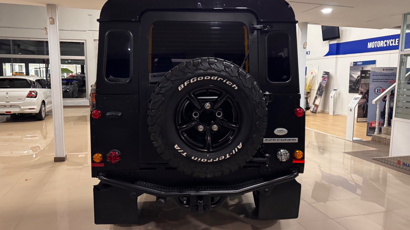 Land-Rover-Defender-1994-SUV-13