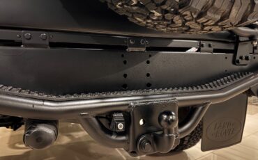 Land-Rover-Defender-1994-SUV-14