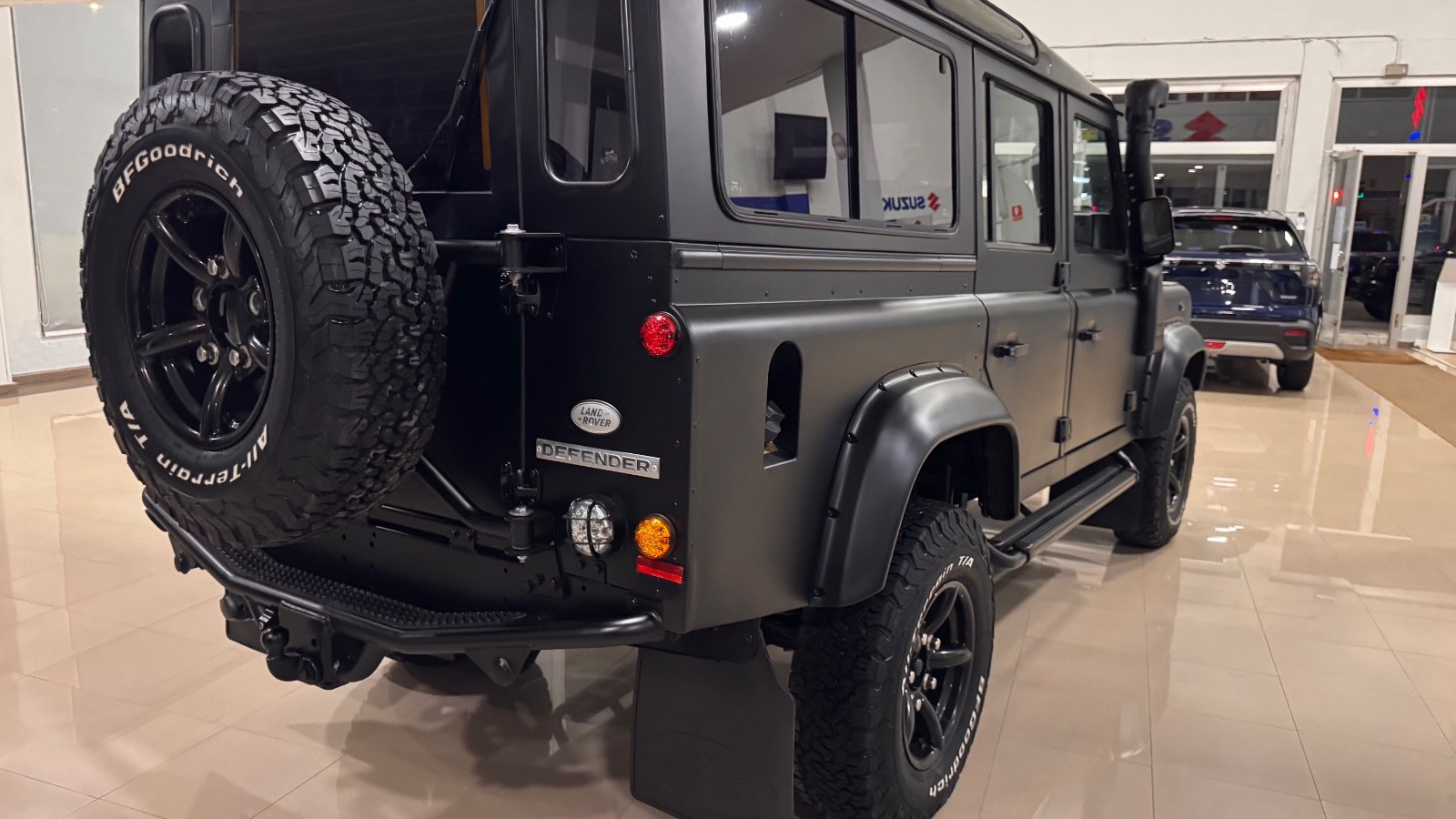 Land-Rover-Defender-1994-SUV-16