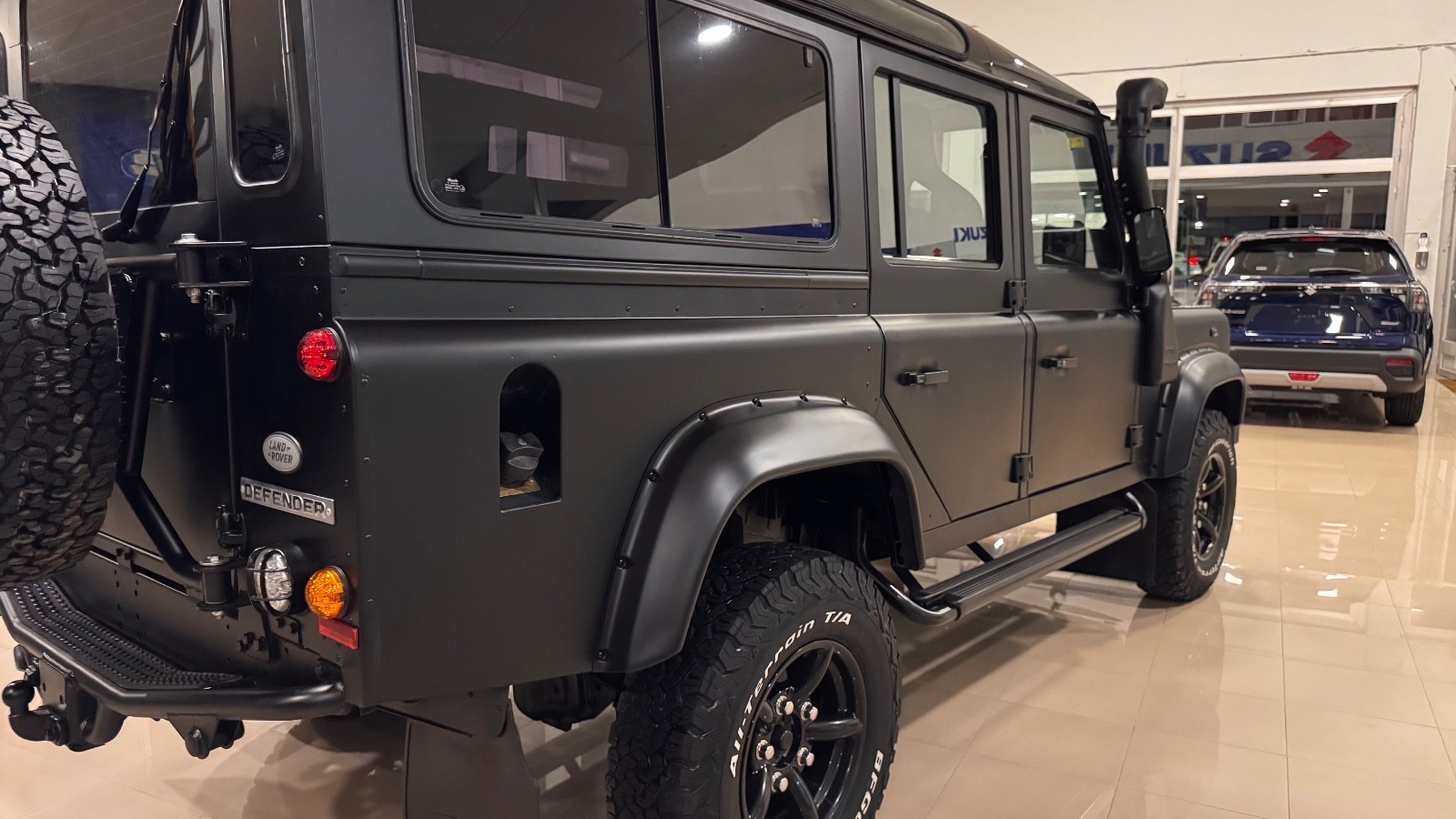 Land-Rover-Defender-1994-SUV-17