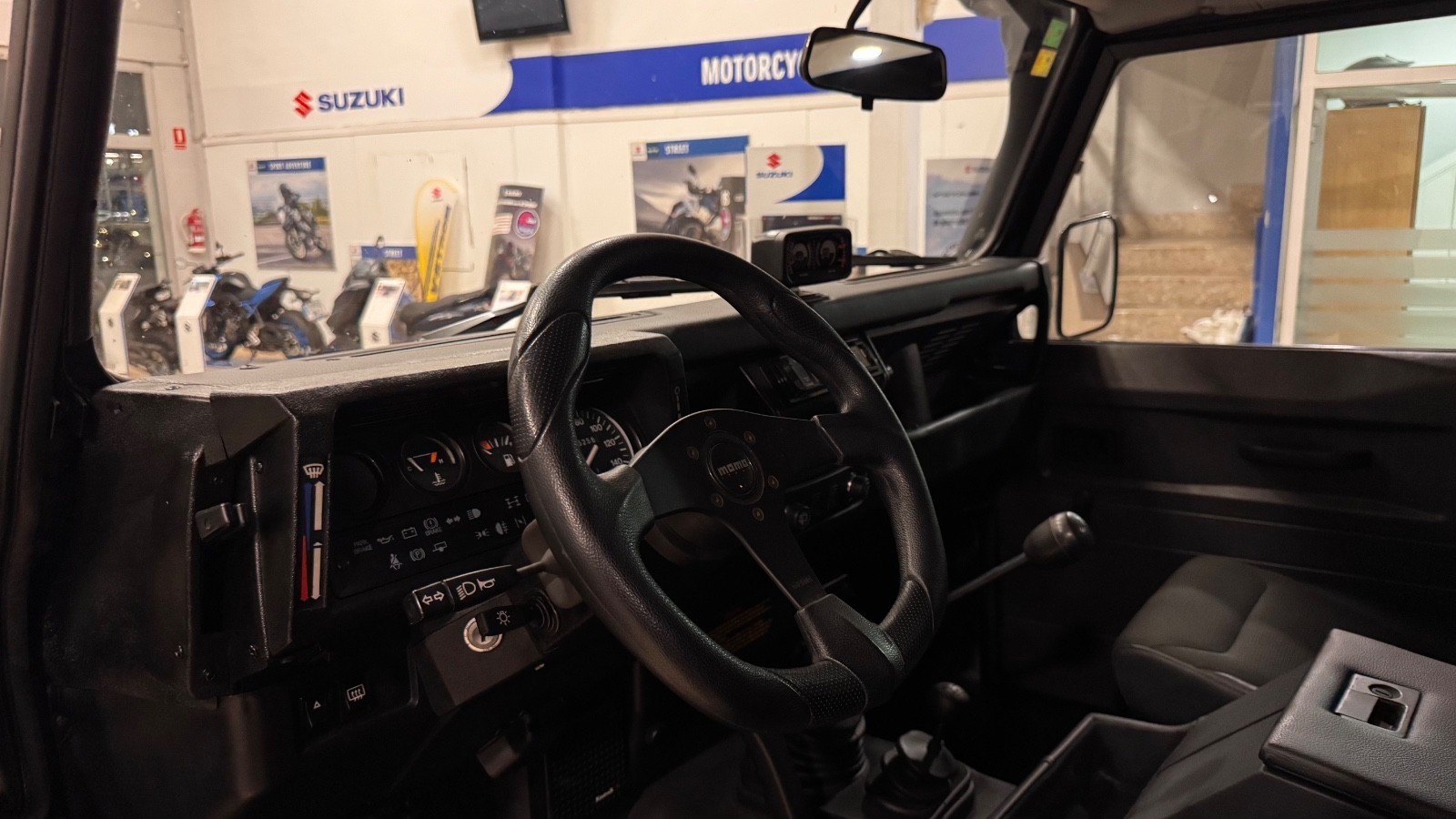 Land-Rover-Defender-1994-SUV-26