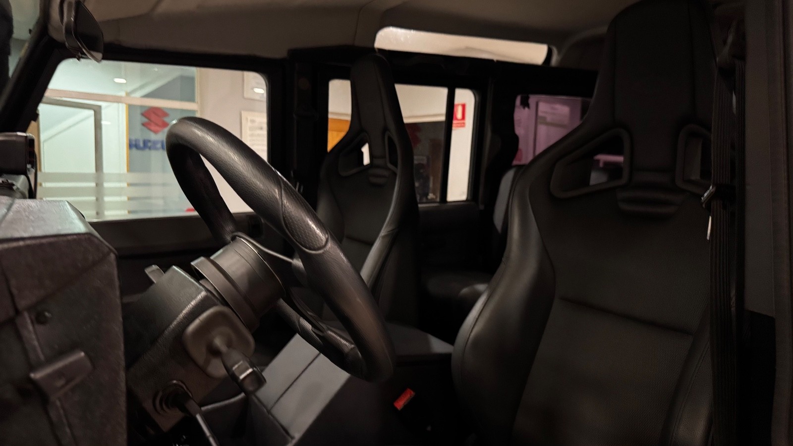 Land-Rover-Defender-1994-SUV-27