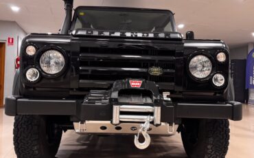 Land-Rover-Defender-1994-SUV-3