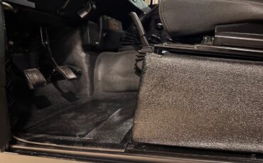 Land-Rover-Defender-1994-SUV-36