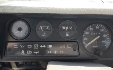 Land-Rover-Defender-1994-SUV-6