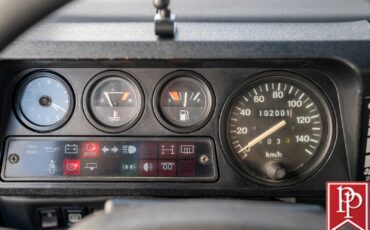 Land-Rover-Defender-1995-SUV-22
