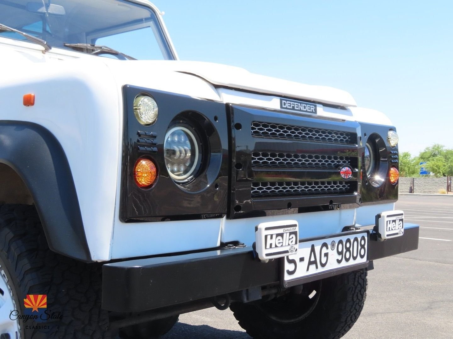 Land-Rover-Defender-1995-SUV-31