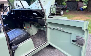 Land-Rover-LR3-1981-SUV-13
