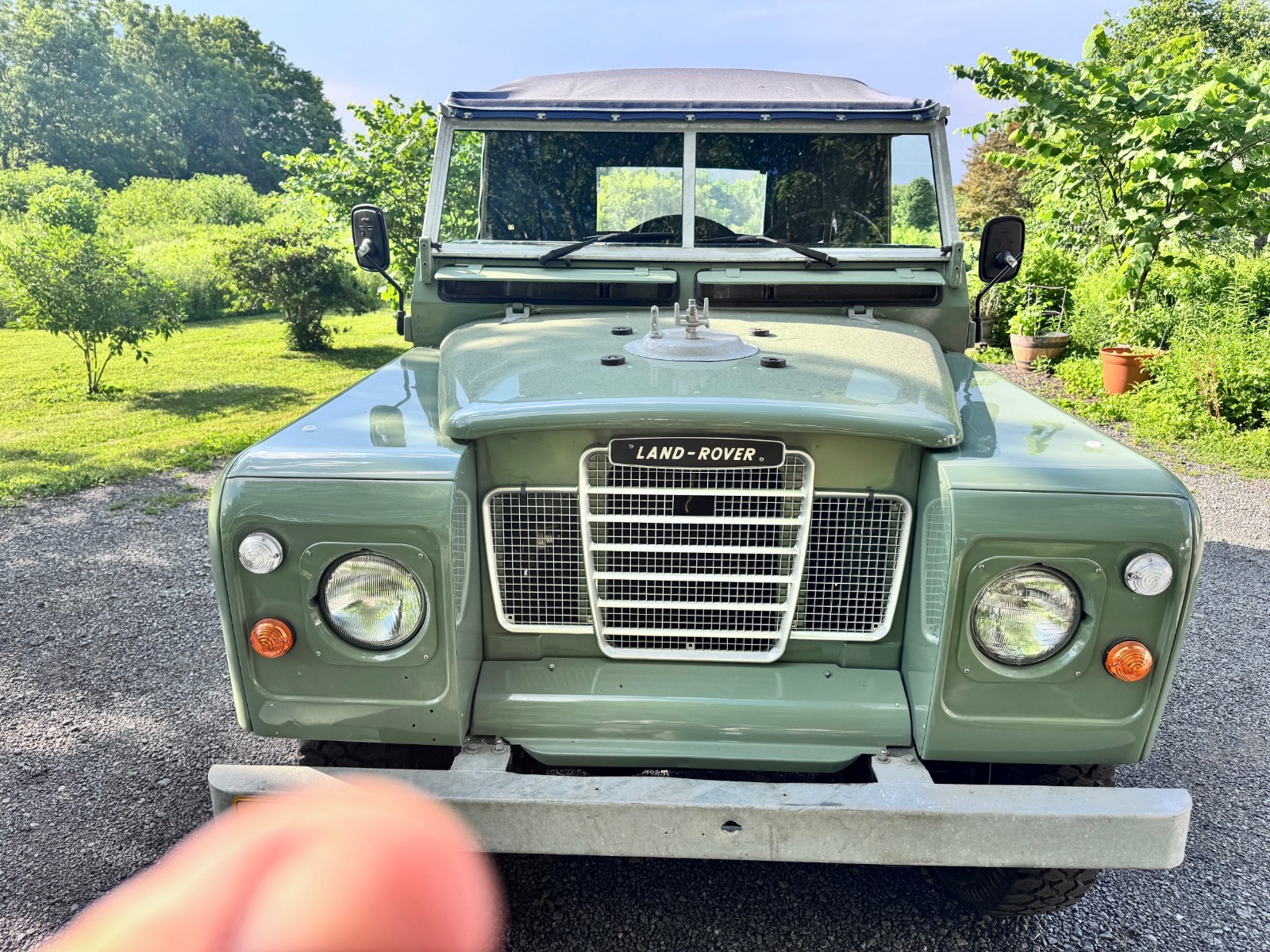 Land-Rover-LR3-1981-SUV-2