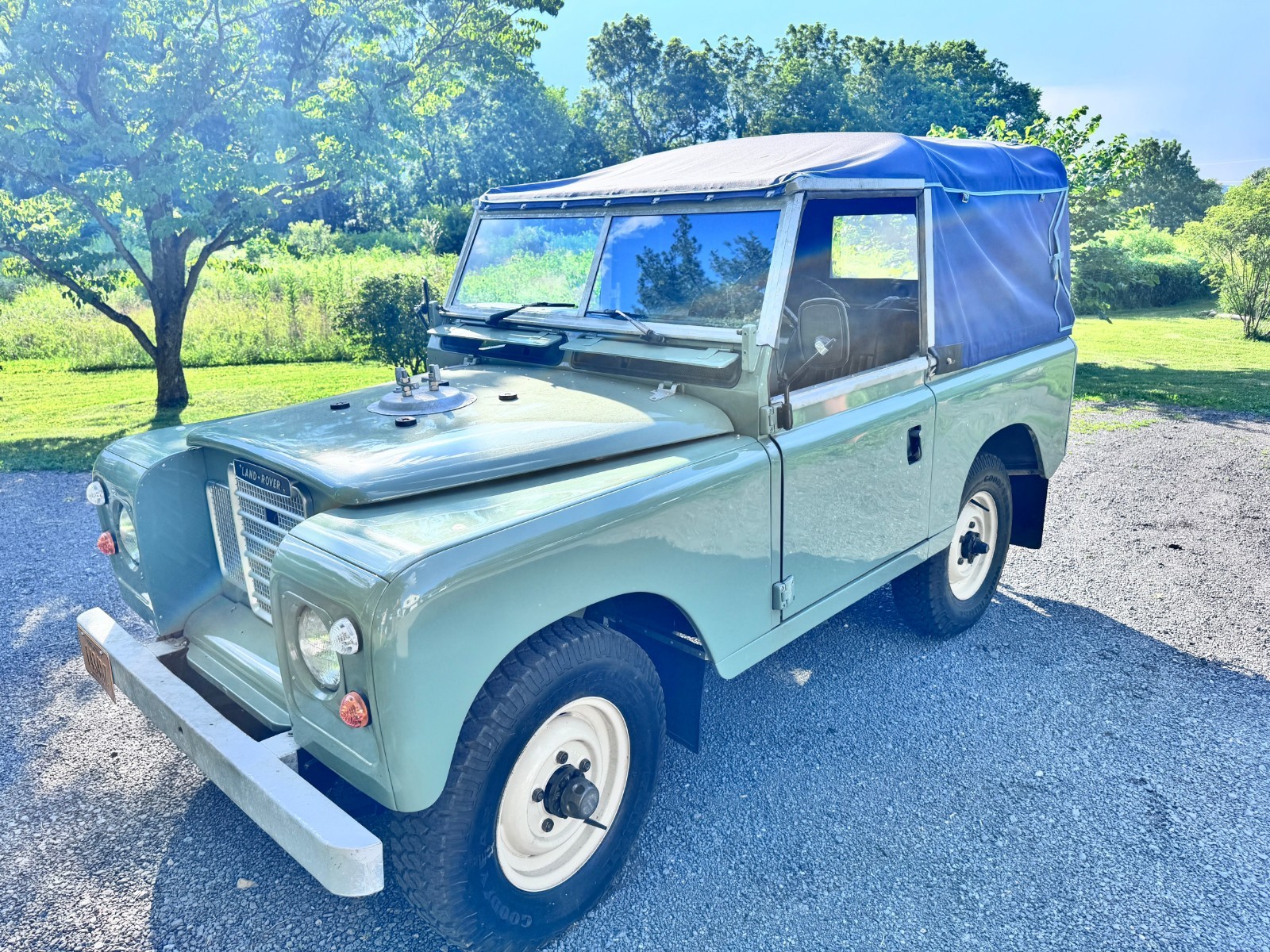 Land-Rover-LR3-1981-SUV-3