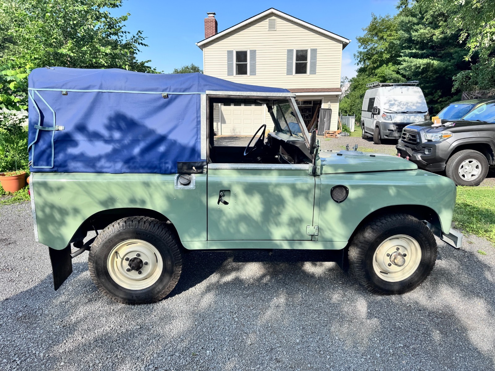 Land-Rover-LR3-1981-SUV-7