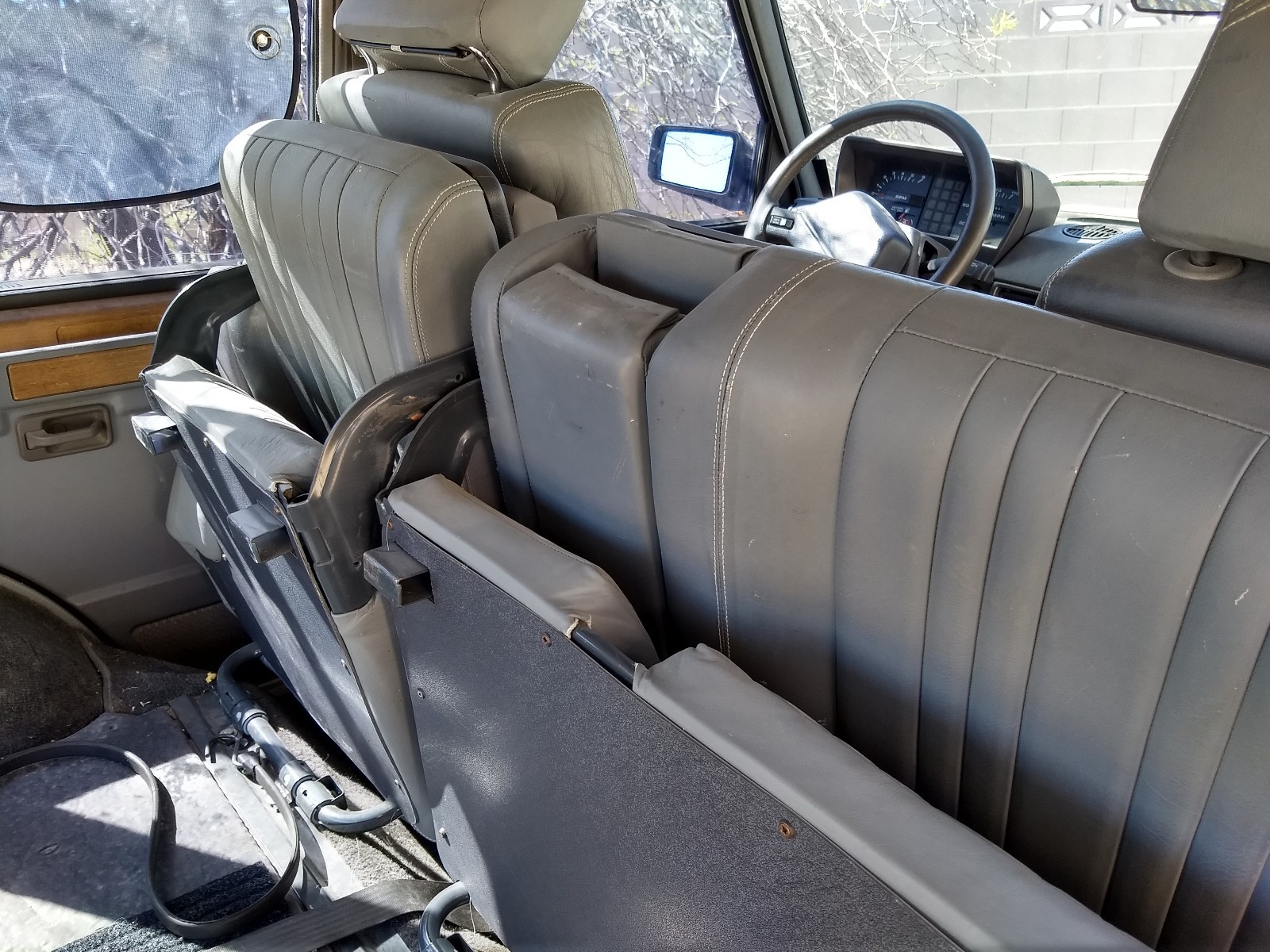 Land-Rover-Range-Rover-1987-12