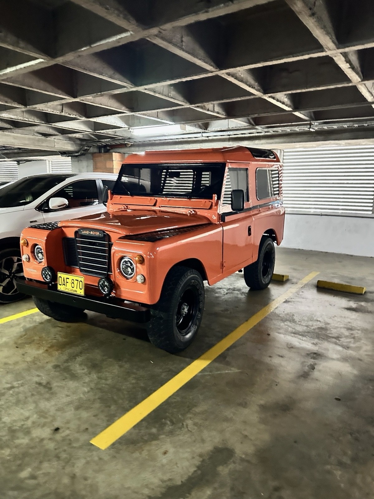 Land-Rover-Serie-III-1982-SUV-4