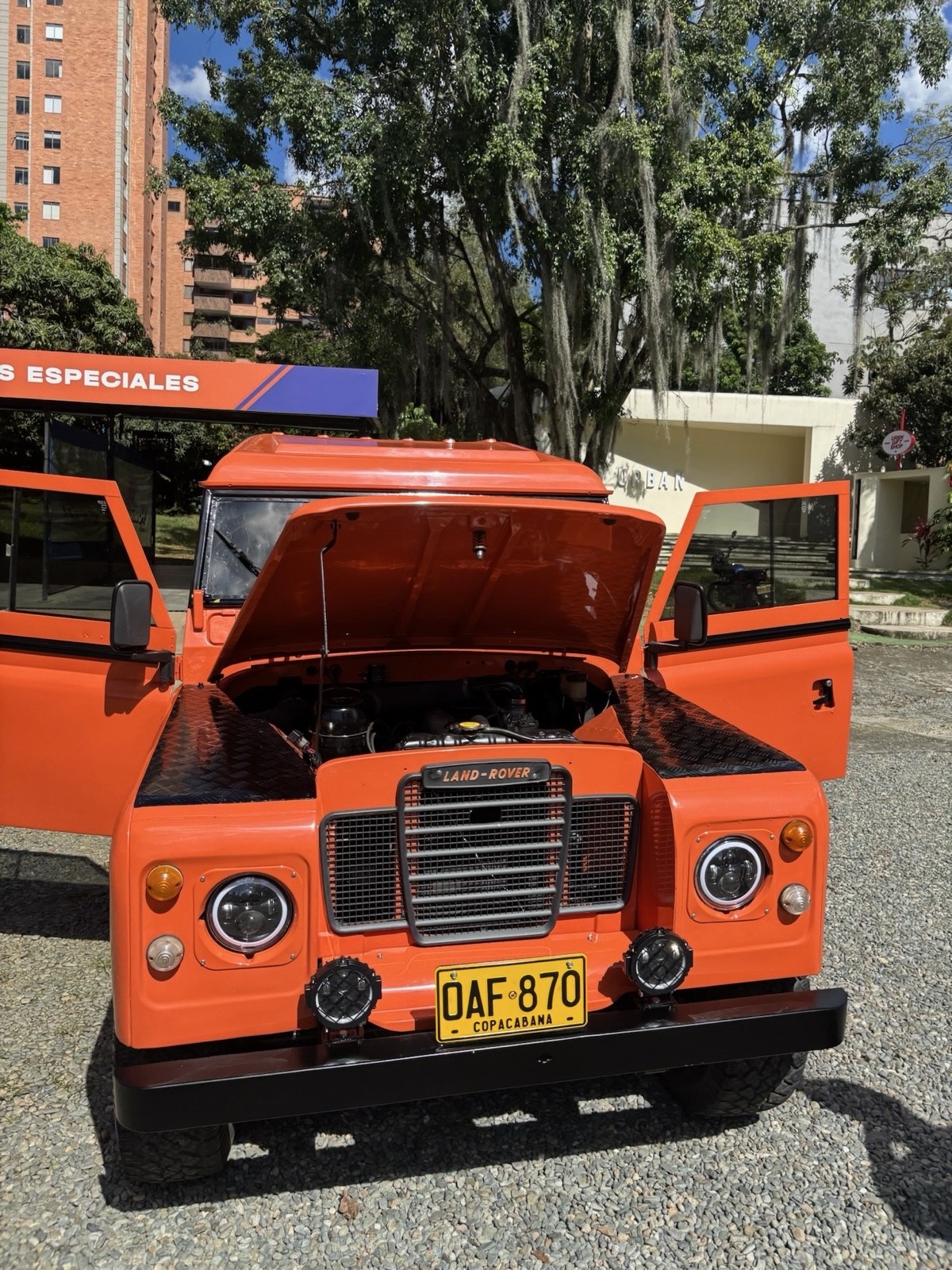 Land-Rover-Serie-III-1982-SUV-9