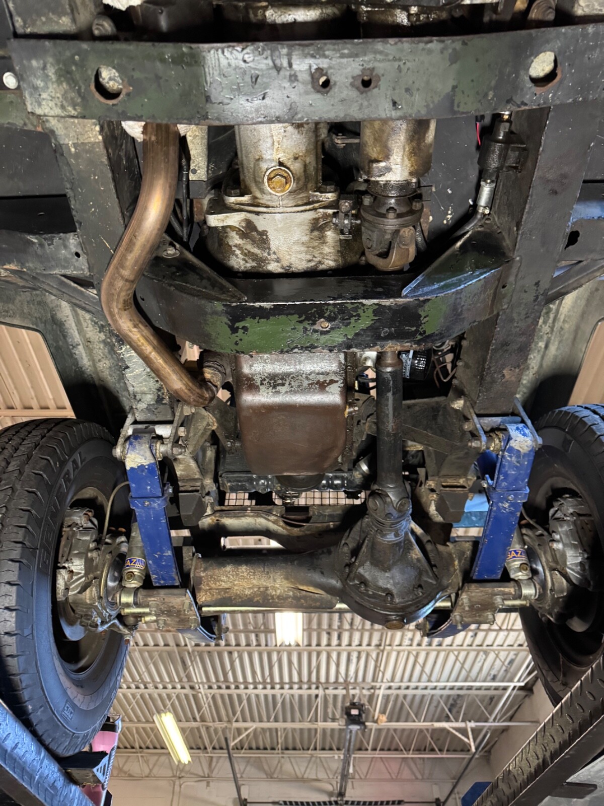 Land-Rover-Series-IIA-88-1971-SUV-30