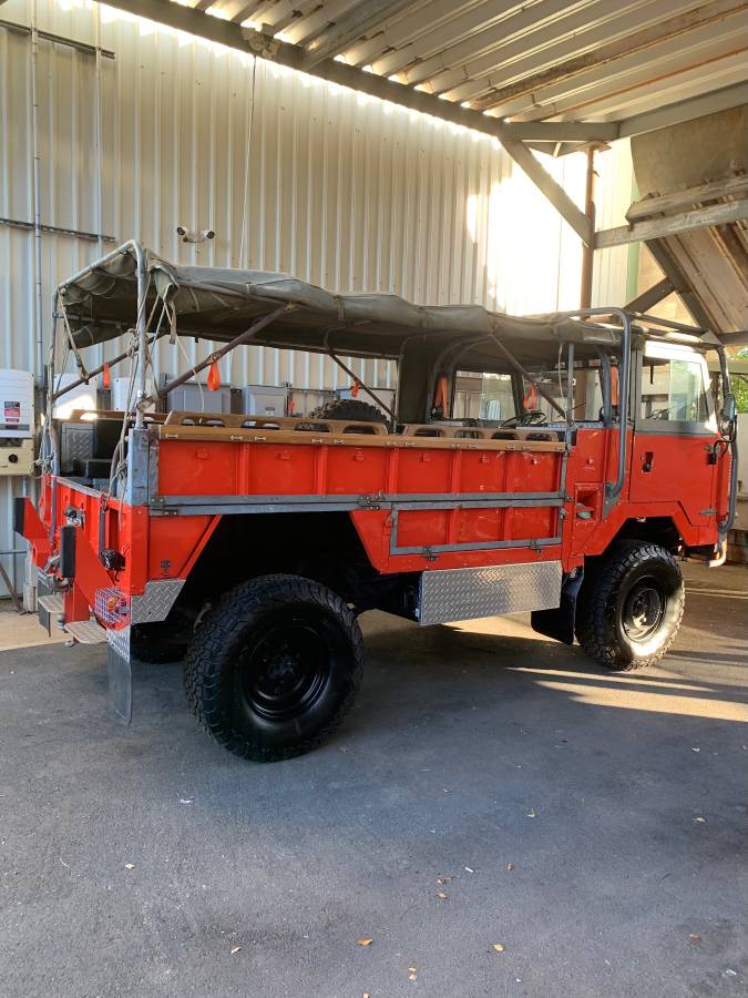 Land-rover-101-diesel-1976-orange-1