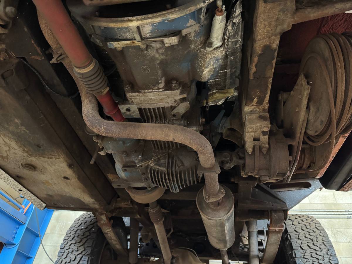 Land-rover-101-diesel-1976-orange-12